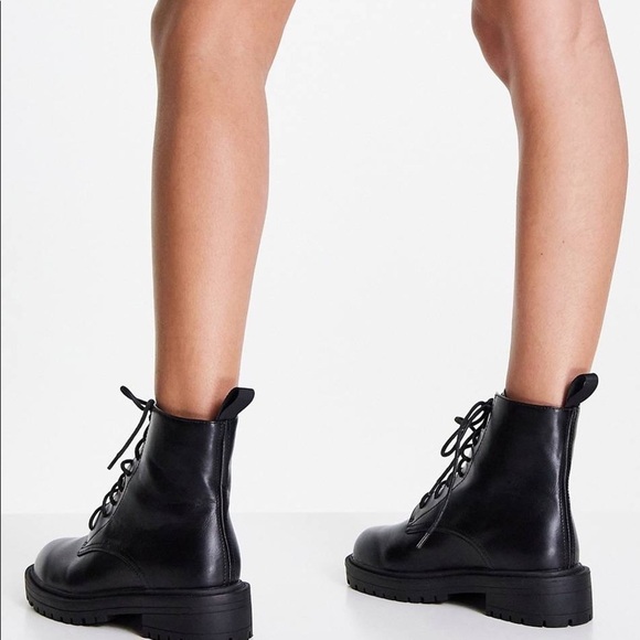 RAID ASOS New In Box Wide Fit Micah lace up flat ankle boots in black Size 5 - Picture 4 of 16